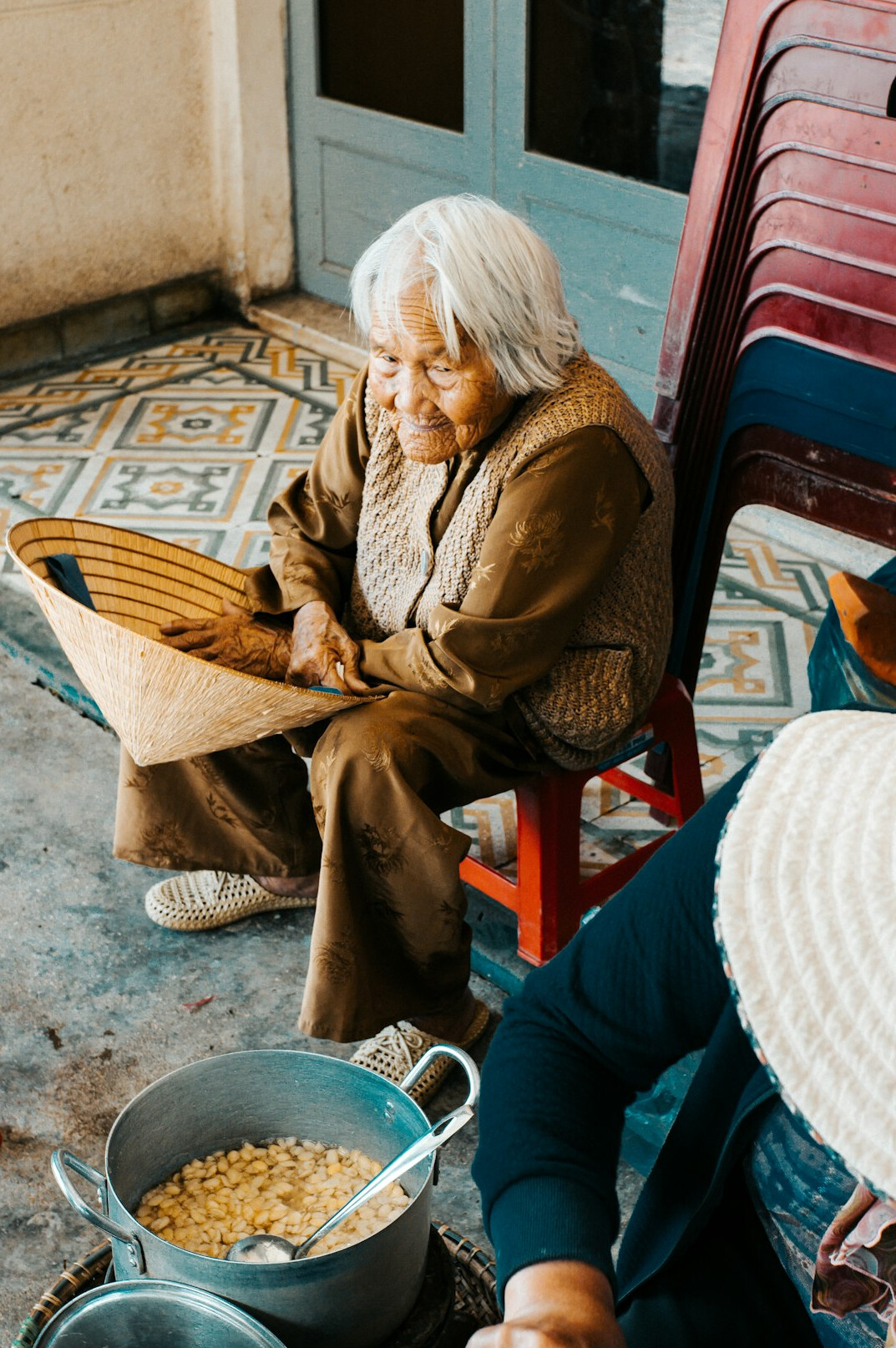 elderly woman sharing story